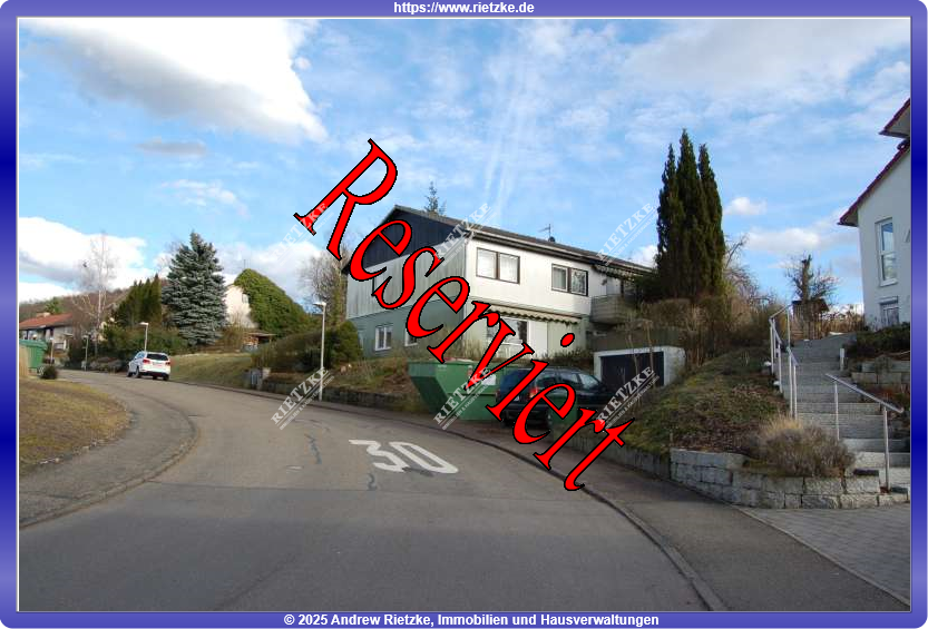 Rietzke-ETW-Gronau-Hausansicht - 2,5 Zimmerwohnung in 2 Fam.- Wohnhaus mit Terrasse und Aussenstellplatz, provisionsfrei!