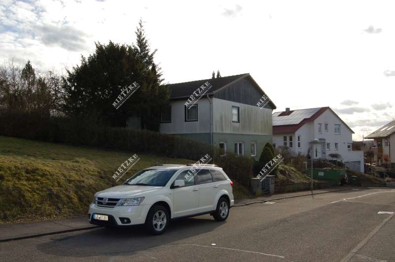 Rietzke-ETW-Gronau-Hausansicht - 2,5 Zimmerwohnung in 2 Fam.- Wohnhaus mit Terrasse und Aussenstellplatz, provisionsfrei!