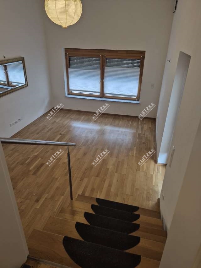 ARI-10946-SZ - Gemütliche, helle 2 Zimmerwohnung mit Duschbad und Außenstellplatz