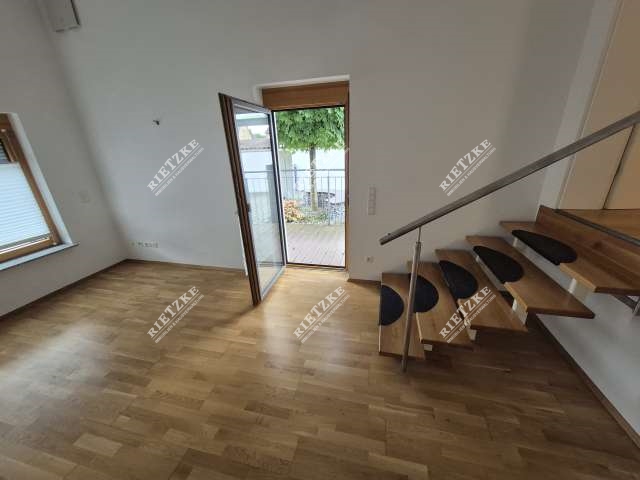 ARI-10946-SZ-1 - Gemütliche, helle 2 Zimmerwohnung mit Duschbad und Außenstellplatz