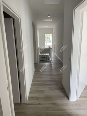 Raumwunder, Wohnen und Arbeiten auf 2 Ebenen mit viel Platz, 7 Räume, EBK, Garage und Stellplatz - ARI-10952-EG-UG-Flur (4217)