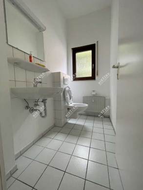 Raumwunder, Wohnen und Arbeiten auf 2 Ebenen mit viel Platz, 7 Räume, EBK, Garage und Stellplatz - ARI-10952-EG-UG-WC (4220)