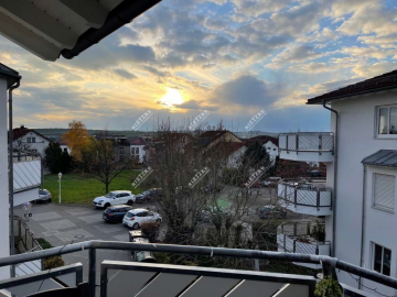 Ruhige und helle 2 Zi-Wohnung mit Balkon und Aussenstellpl. in Feldnähe zu vermieten - 10930-Ansicht-Aussicht (4033)