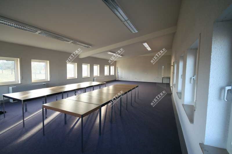 ARI-9202-Schulungsraum - Kühl- Lagerhalle- 3 Min. zur Autobahn mit Verwaltungsfläche Murr