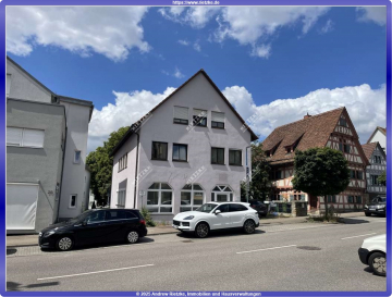 Attraktive, solide Kapitalanlage mit weiteren Potential, oder zur Eigennutzung, 71679 Asperg, Mehrfamilienhaus