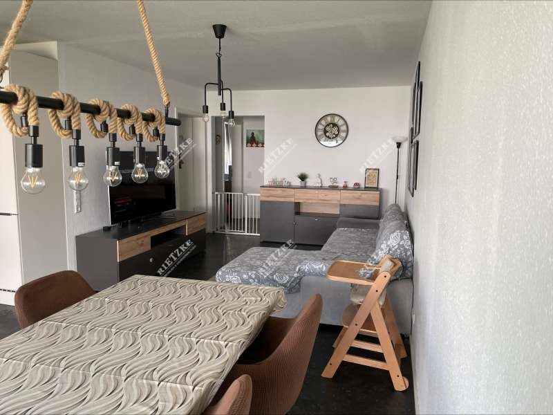 ARI-9396-Wohnzimmer-Esszimmer - Traumhaftes Wohnen: 3-Zimmer-Wohnung mit Privatgarten