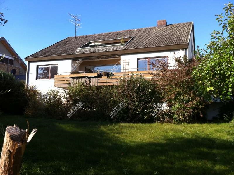 ARI-9236-Hausansicht - Nettes 2 Zimmerbüro in 3 Fam.- Wohnhaus Dachgeschoss LB- Hoheneck