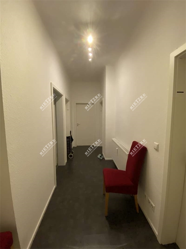 ARI-10957-OG-Flur - Helle, geräumige WG-Zimmer für Studenten oder Monteure