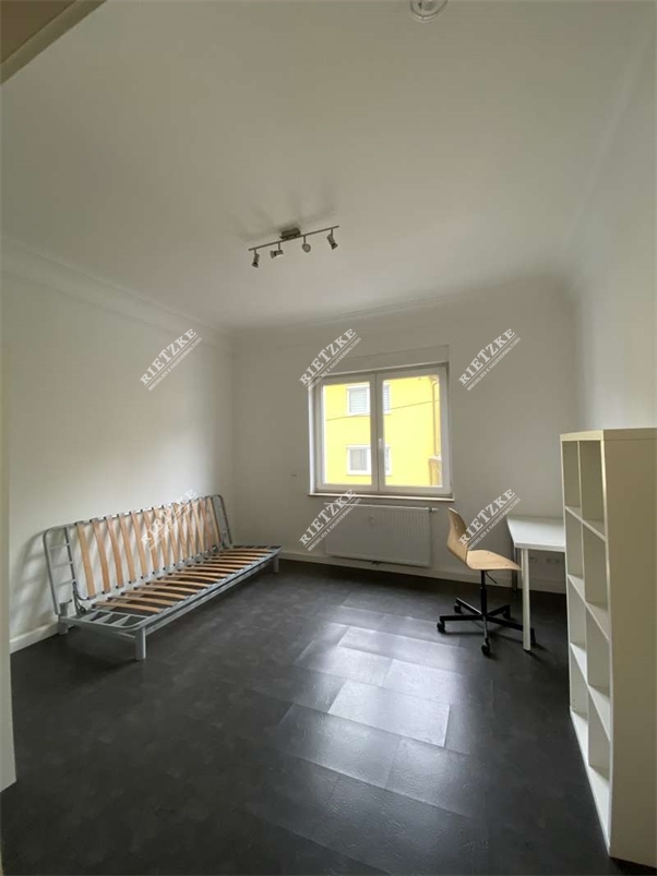 ARI-10957-OG-Zimmer - Helle, geräumige WG-Zimmer für Studenten oder Monteure