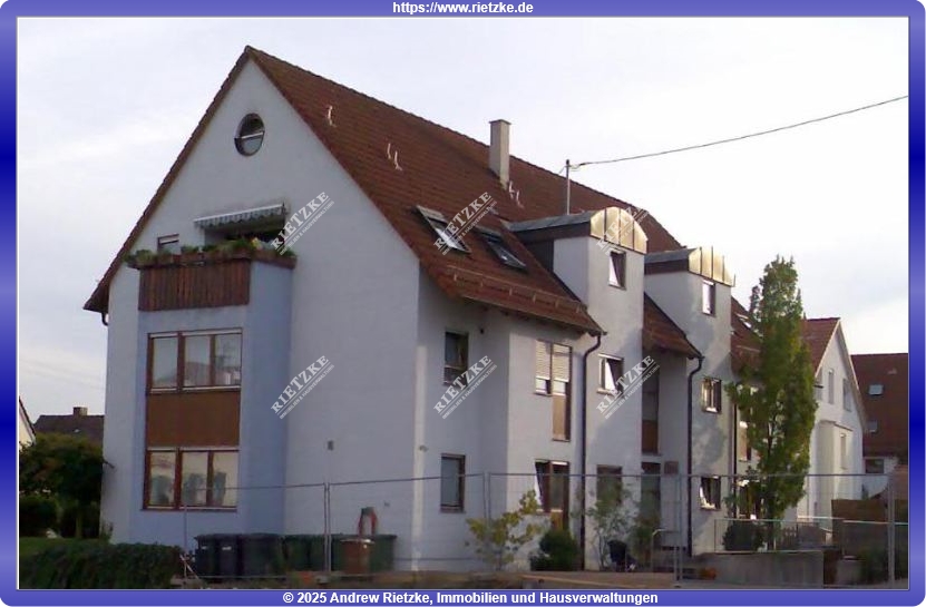 ARI-9057-Hausansicht - Stadtzentrum 4,5 Zi.-Erdgeschosswohnung mit 2 TG- Stellplätzen