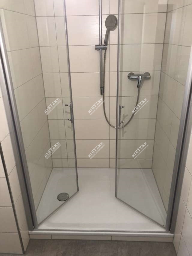 ARI-9347-Dusche - Gemütliches 1- Zimmer Apartment, mit EBK, FBH und Außenstellplatz