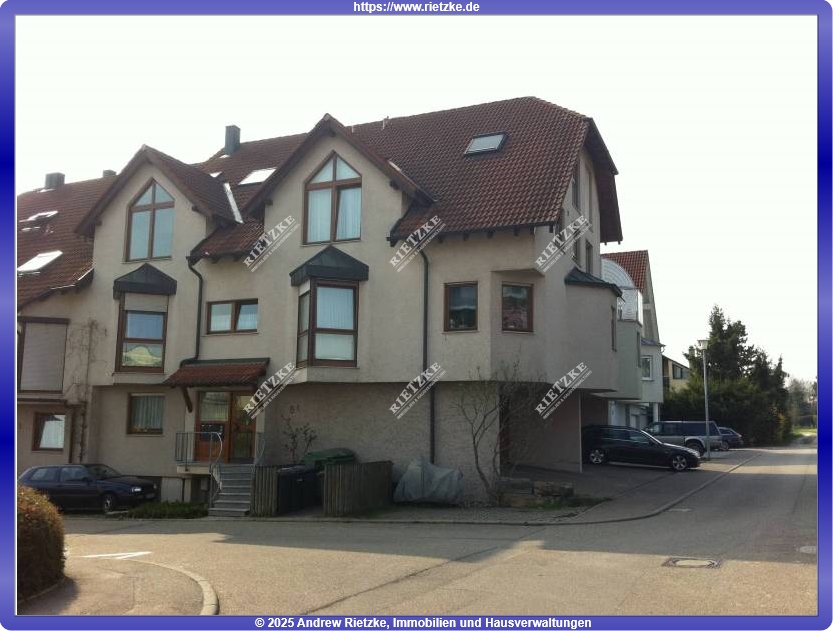 ARI-9219-Hausansicht-1 - Große Maisonettewohnung mit Balkon, EBK und Garage