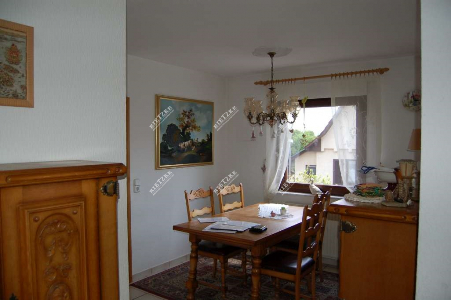 ARI-9343-Freist-EFH-Vaihingen- - Freistehendes 1-2 Fam-Wohnhaus mit EBK, Garten und Doppelgarage in ruhiger und beliebter Wohnlage