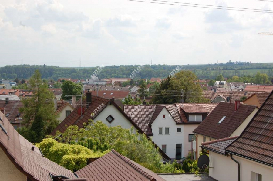 ARI-9343-Freist-EFH-Vaihingen- - Freistehendes 1-2 Fam-Wohnhaus mit EBK, Garten und Doppelgarage in ruhiger und beliebter Wohnlage