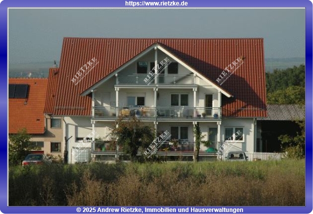 Walheimerstr-24 - 3 Zi.-DG Wohnung mit großen Balkon