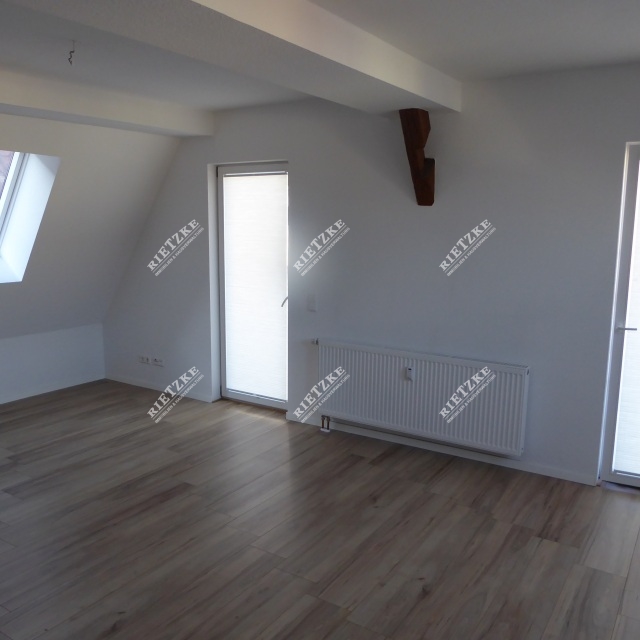 Wohnzimmer 2 - DG.- Maisonettewohnung mit EBK, großer Sonnenterrasse und Carport Mitte Murr