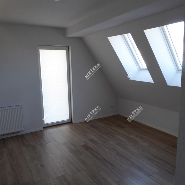 Wohnzimmer 1 - DG.- Maisonettewohnung mit EBK, großer Sonnenterrasse und Carport Mitte Murr