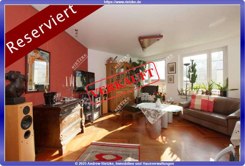 ARI-9316-Wohnzimmer - Helle, zentrumsnahe 4 Zi-Whg. mit Gas-EBK, Balkon, Terrasse, WG und TG-Platz