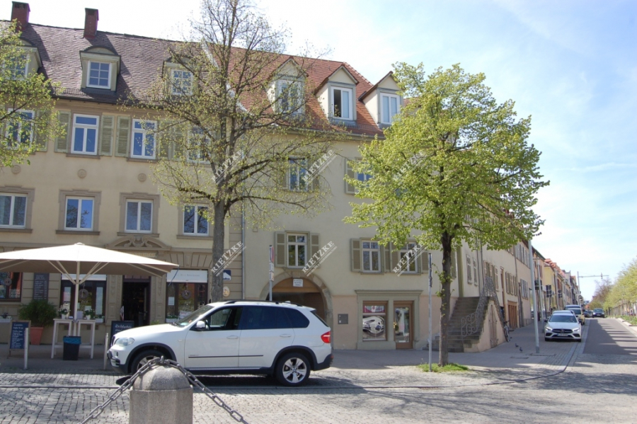 ARI-9366-Ansicht-1 - Zentrale und gemütliche 2 Zimmerwohnung mit EBK, Terrasse und TG.- Stellplatz DP vermietet!